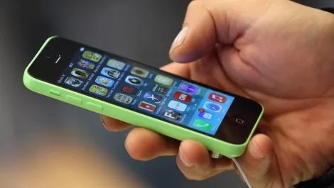 Apple wins touch-screen patent