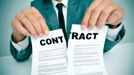 ACCC puts Aussie telcos on notice about common contact clause