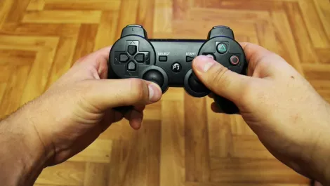 Video game retailer ups in-store game with digital signage