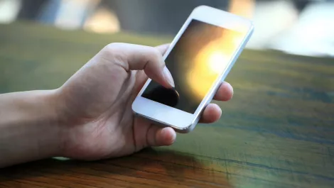 Dip in Aussie smartphone sales expected to reverse this year