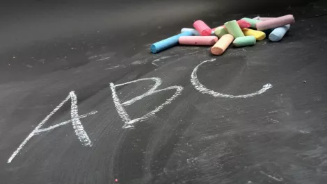 Captioning in schools: How it can help deaf and hard of hearing kids