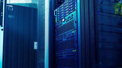 Banking, government bolster India's external storage spend