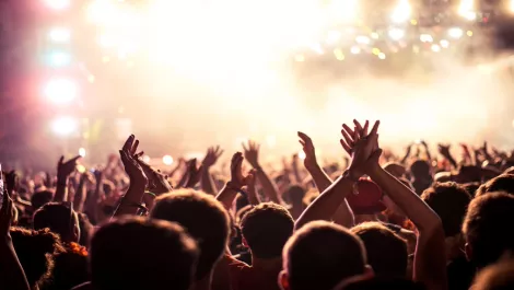 Watch Coldplay live with VR! Samsung and Live Nation team-up to stream the show