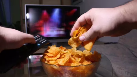 Is snacking in front of the telly bad for Kiwi kids?