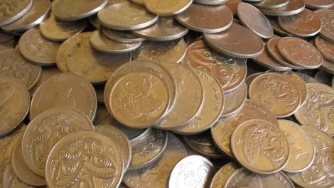 5c more per share: Trade Me bidding war heats up