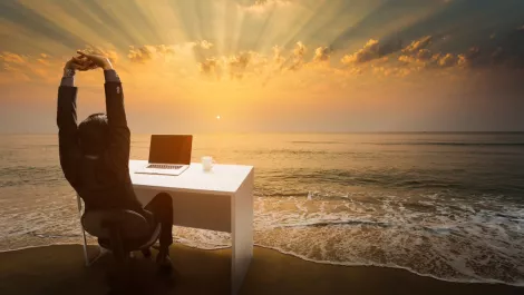 Aussie workers struggling to switch off while on holiday