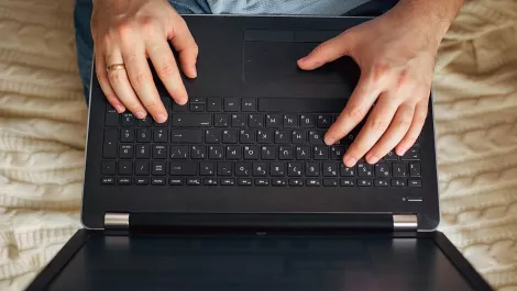 Online shopping: Mobile traffic soars but consumers still prefer to buy via desktop - Contentsquare report