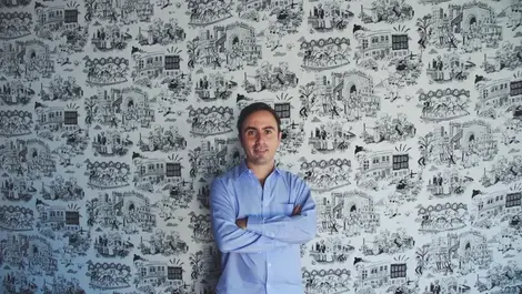 Smaller firms use AI training to recruit & keep staff